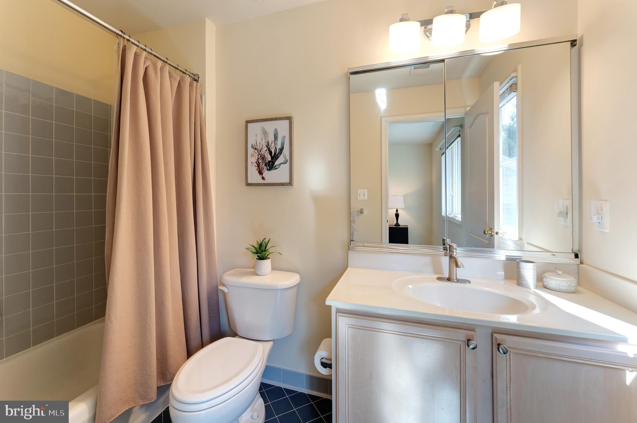 OAKTON RIDGE - Residential