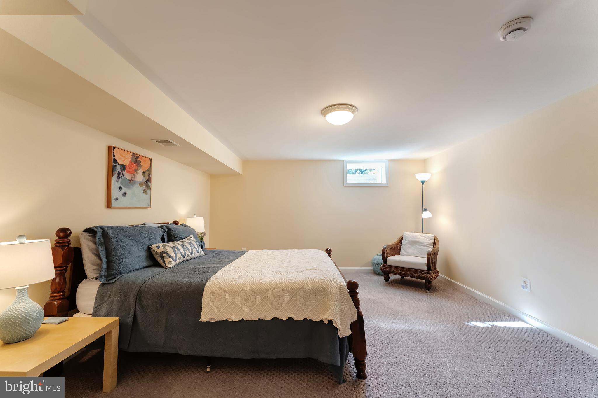 OAKTON RIDGE - Residential