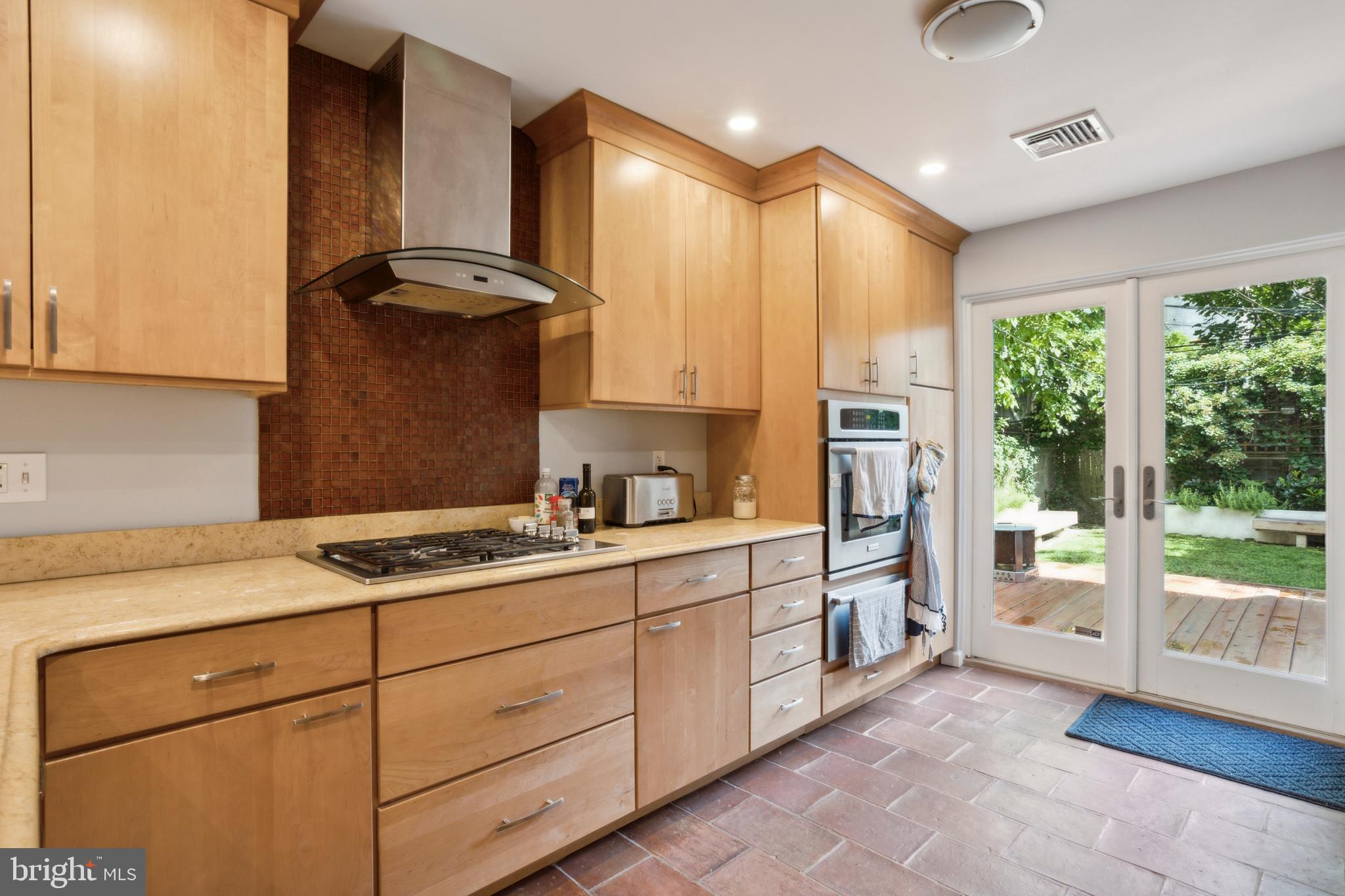 FAIRMOUNT - Residential