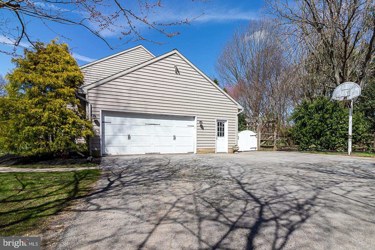 QUAIL HILL - Residential