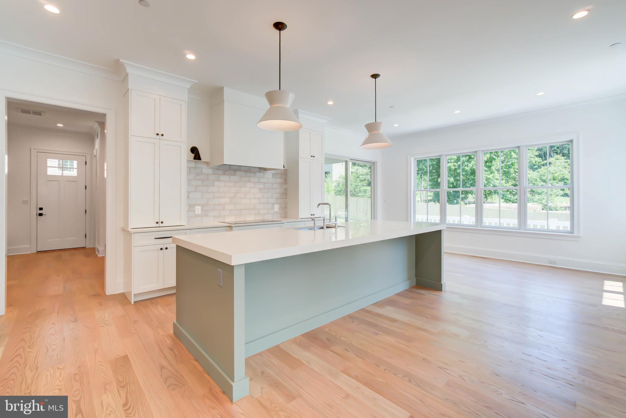 POTOMAC OUTSIDE - Residential