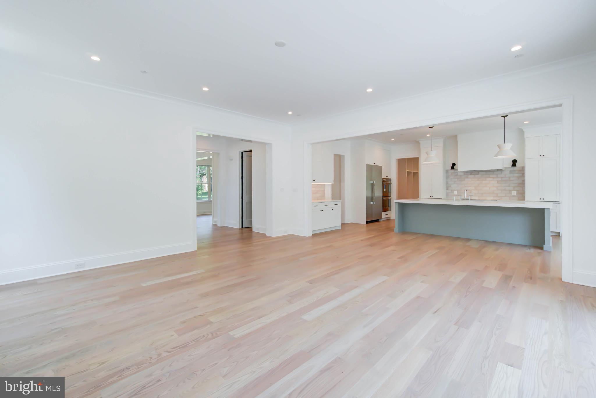 POTOMAC OUTSIDE - Residential