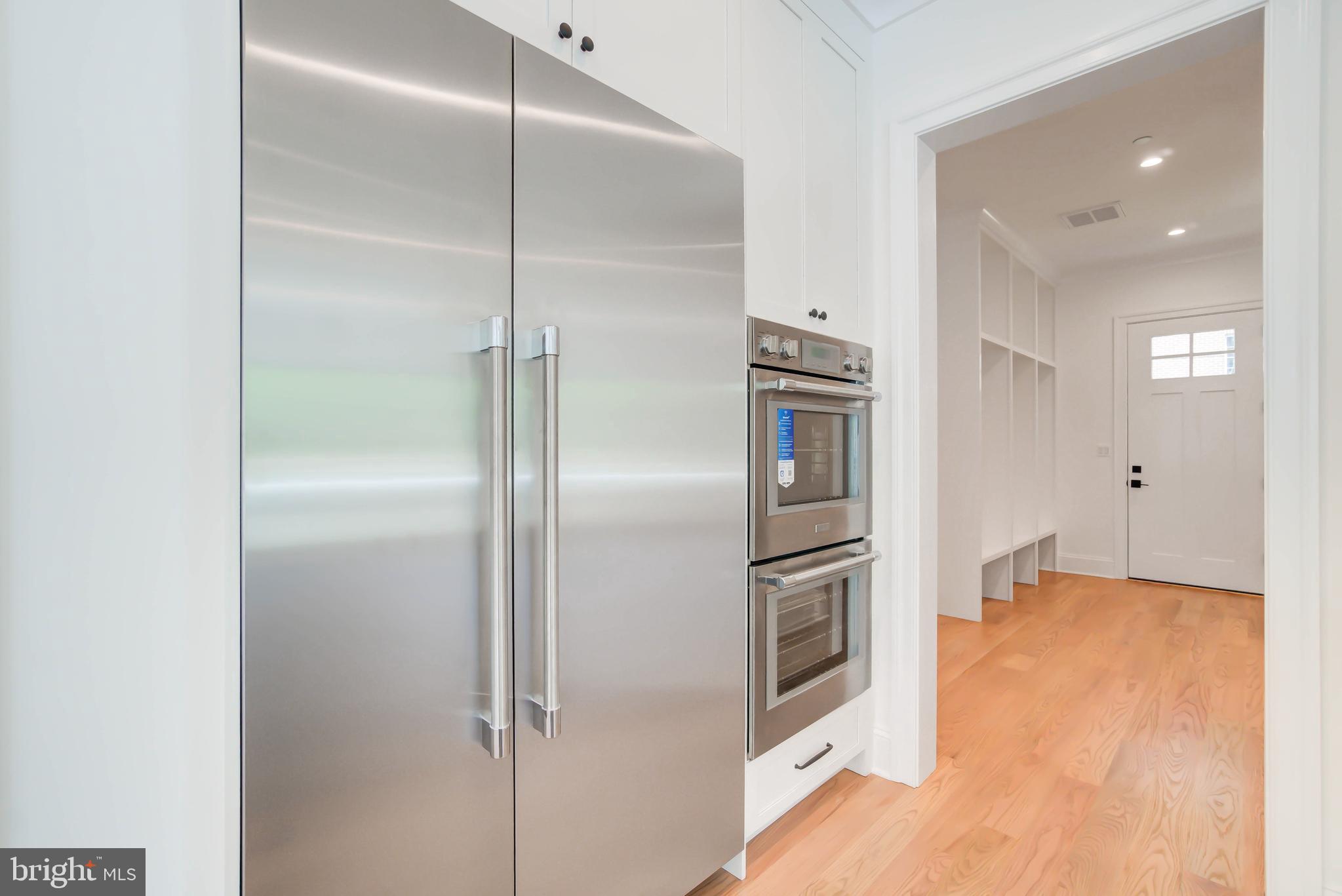 POTOMAC OUTSIDE - Residential