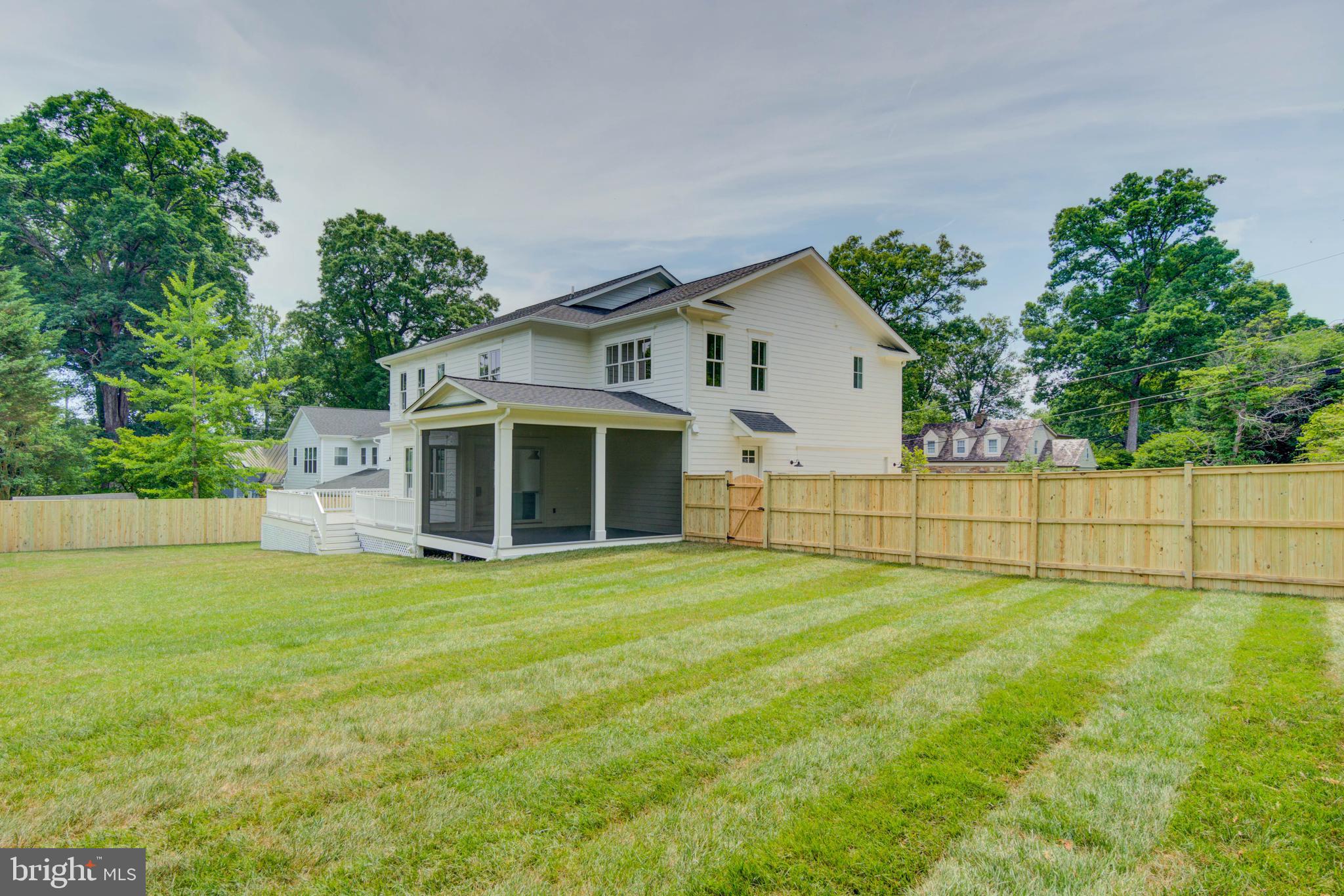 POTOMAC OUTSIDE - Residential