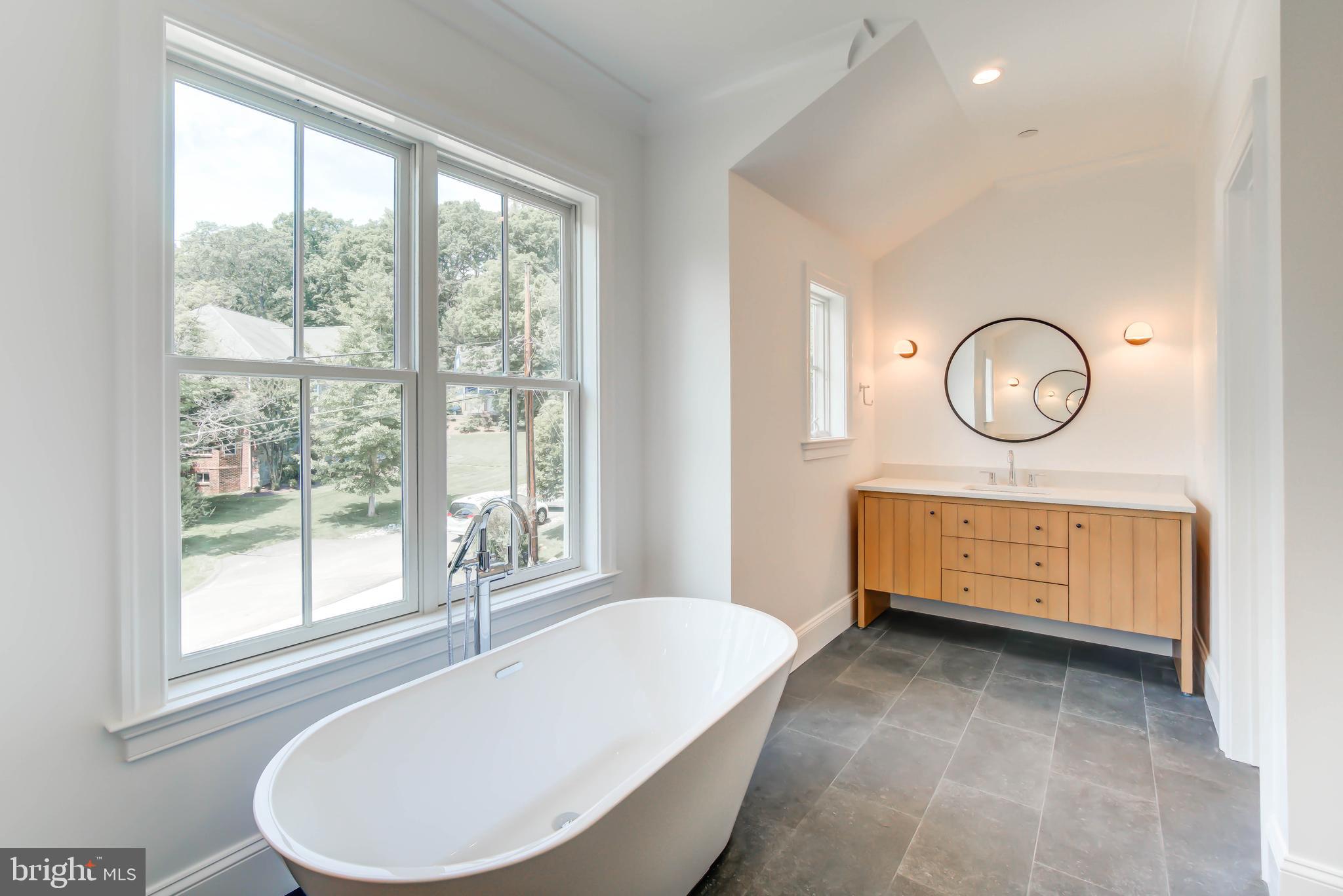 POTOMAC OUTSIDE - Residential