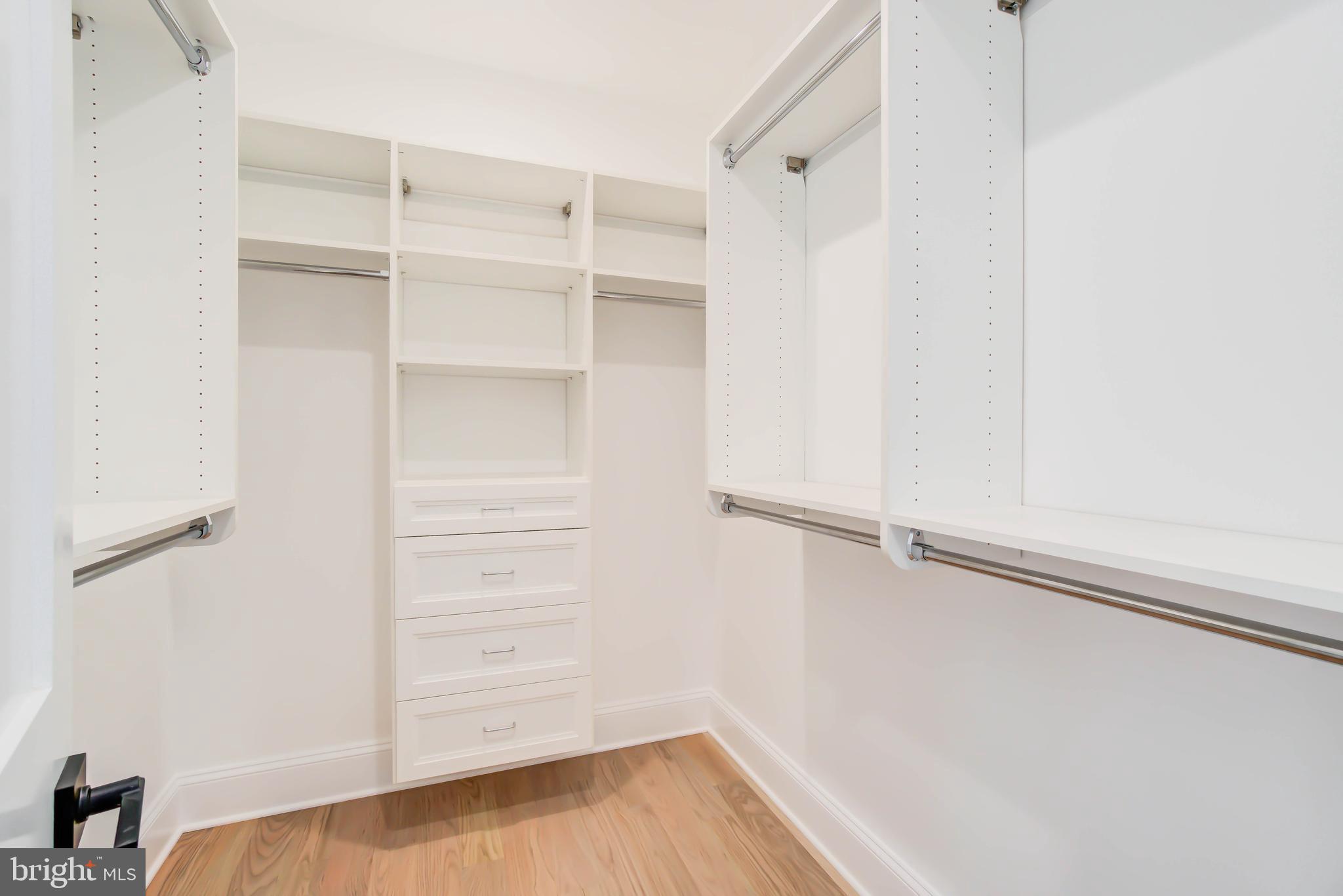 POTOMAC OUTSIDE - Residential