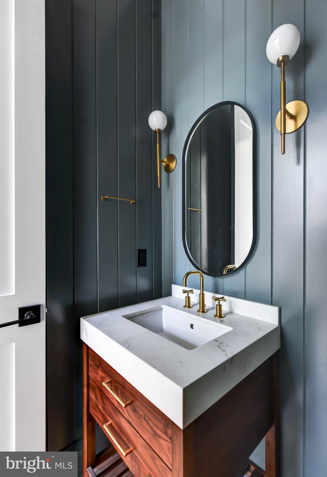 POTOMAC OUTSIDE - Residential