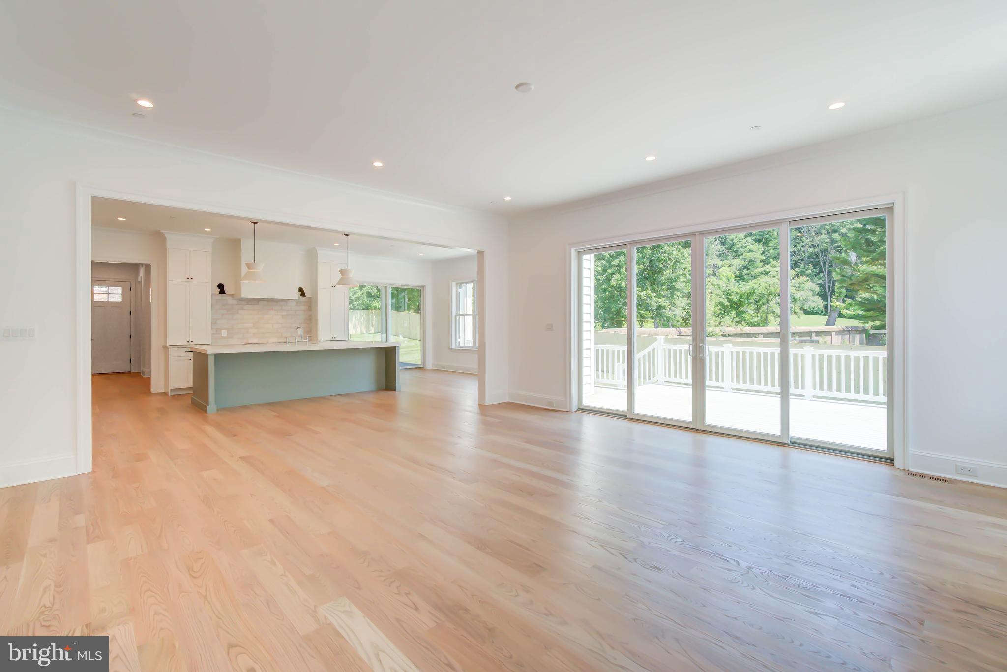 POTOMAC OUTSIDE - Residential