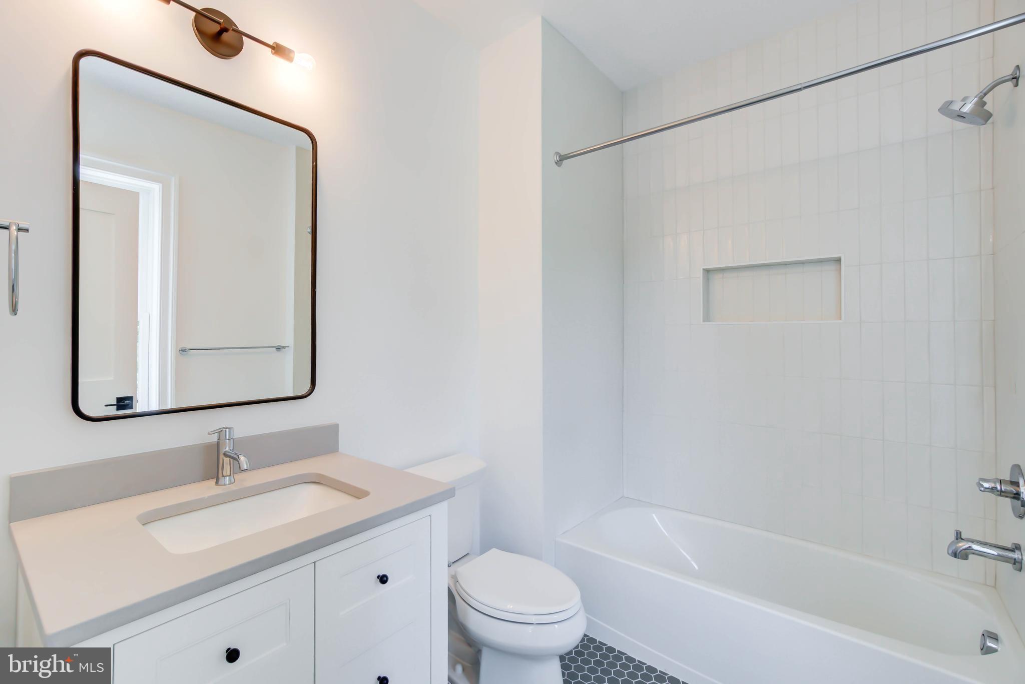 POTOMAC OUTSIDE - Residential