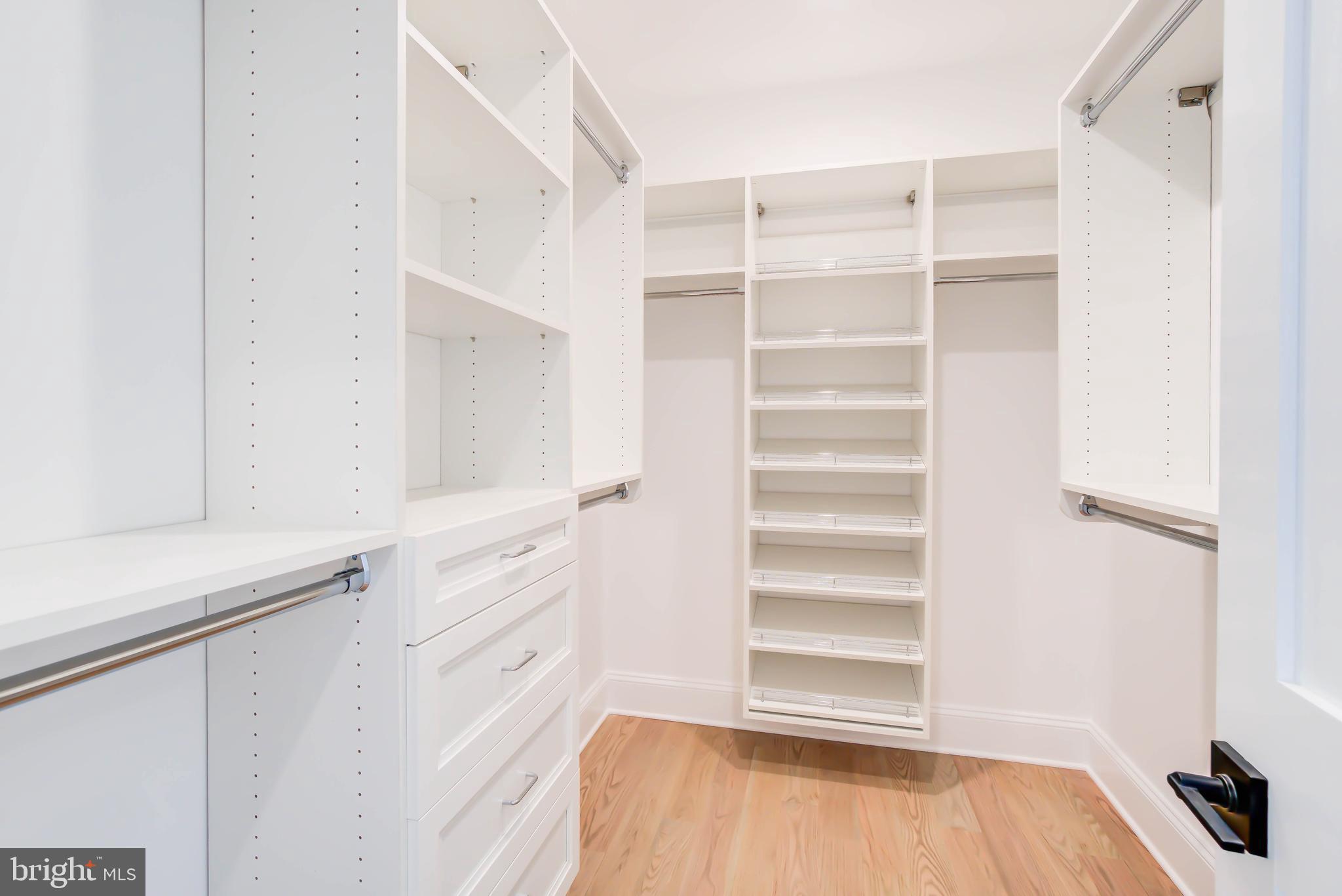 POTOMAC OUTSIDE - Residential