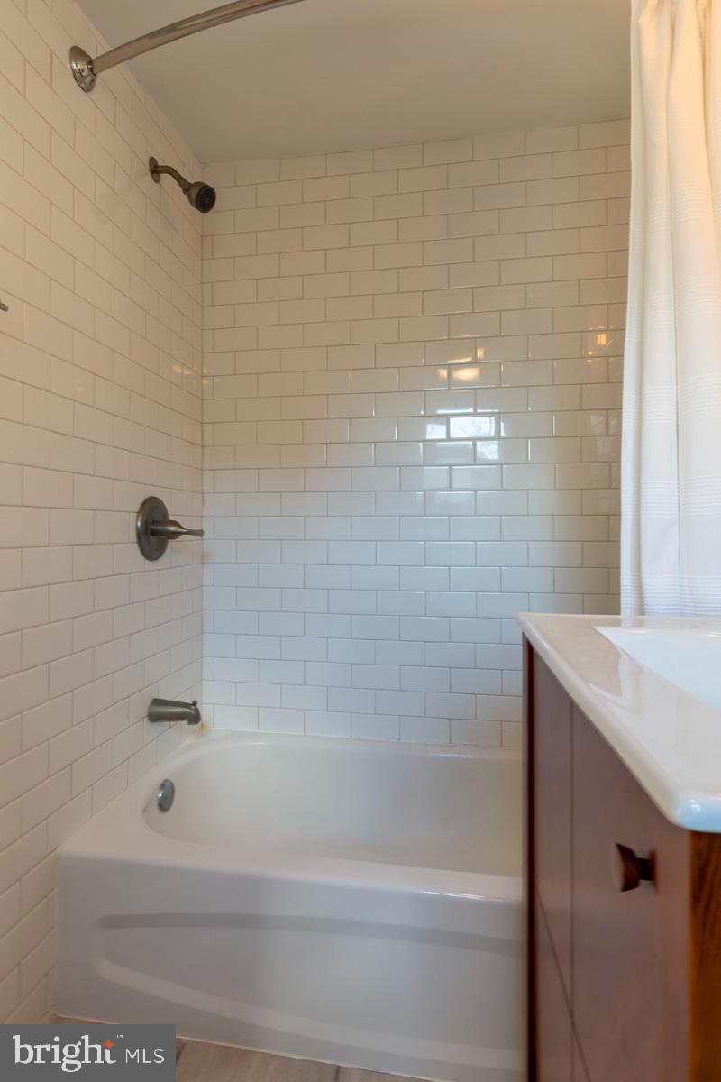 FISHTOWN - Residential Lease