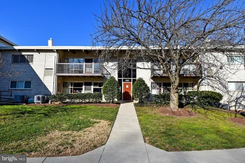 4969 Americana Drive Unit 209, Annandale, VA MLS: VAFX2224816