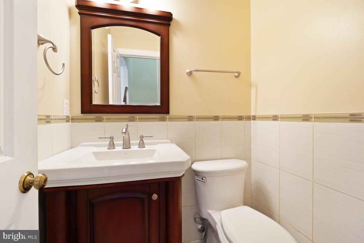 WOODLAND HILLS - Residential