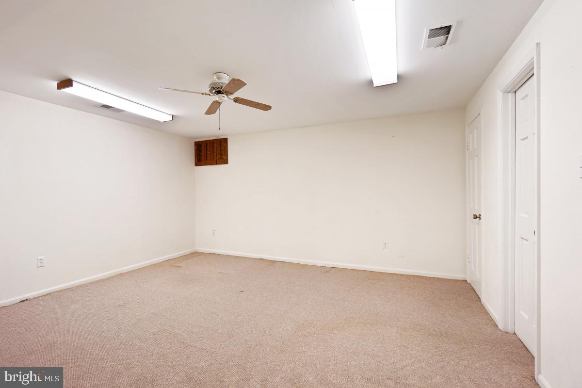 WOODLAND HILLS - Residential