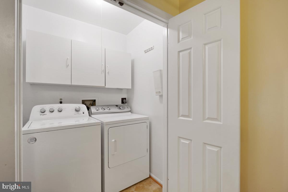 WOODLAND HILLS - Residential