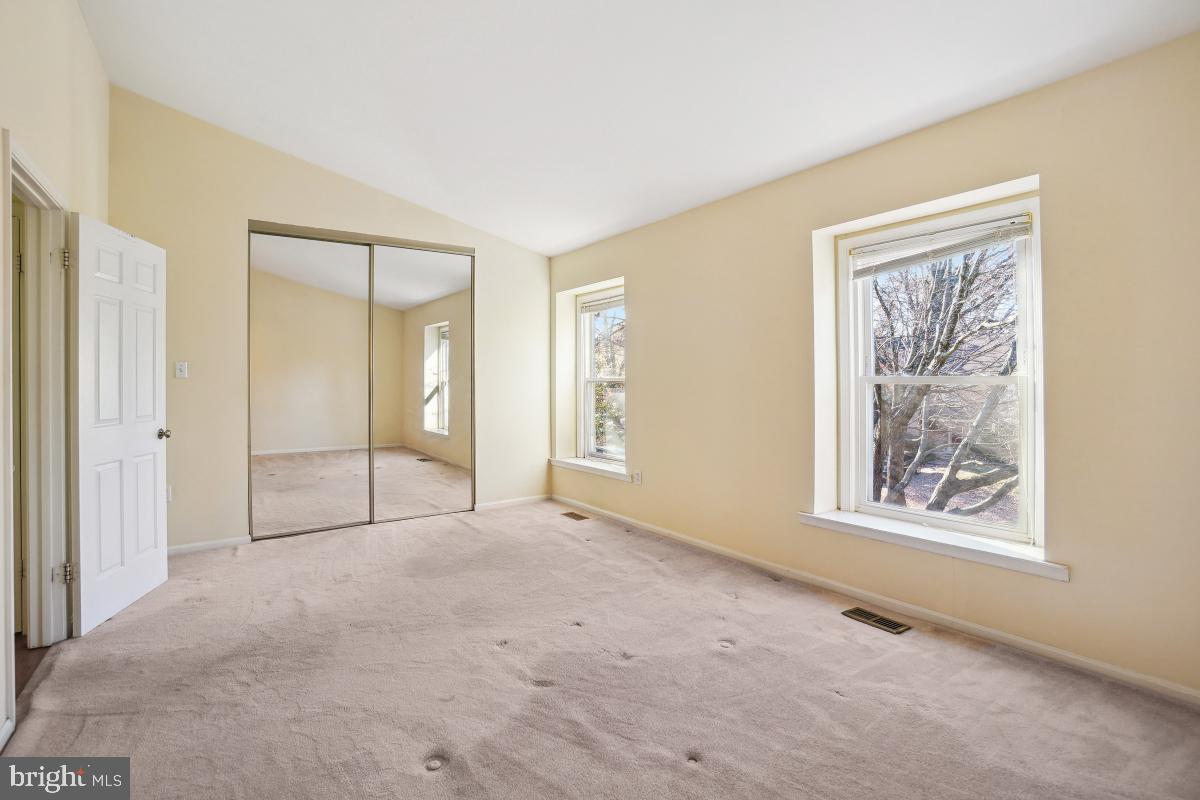 WOODLAND HILLS - Residential