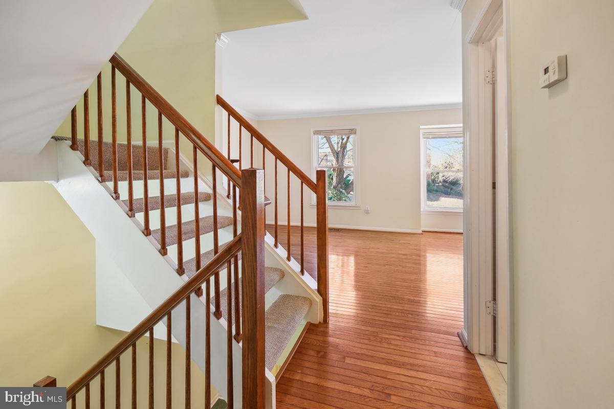 WOODLAND HILLS - Residential