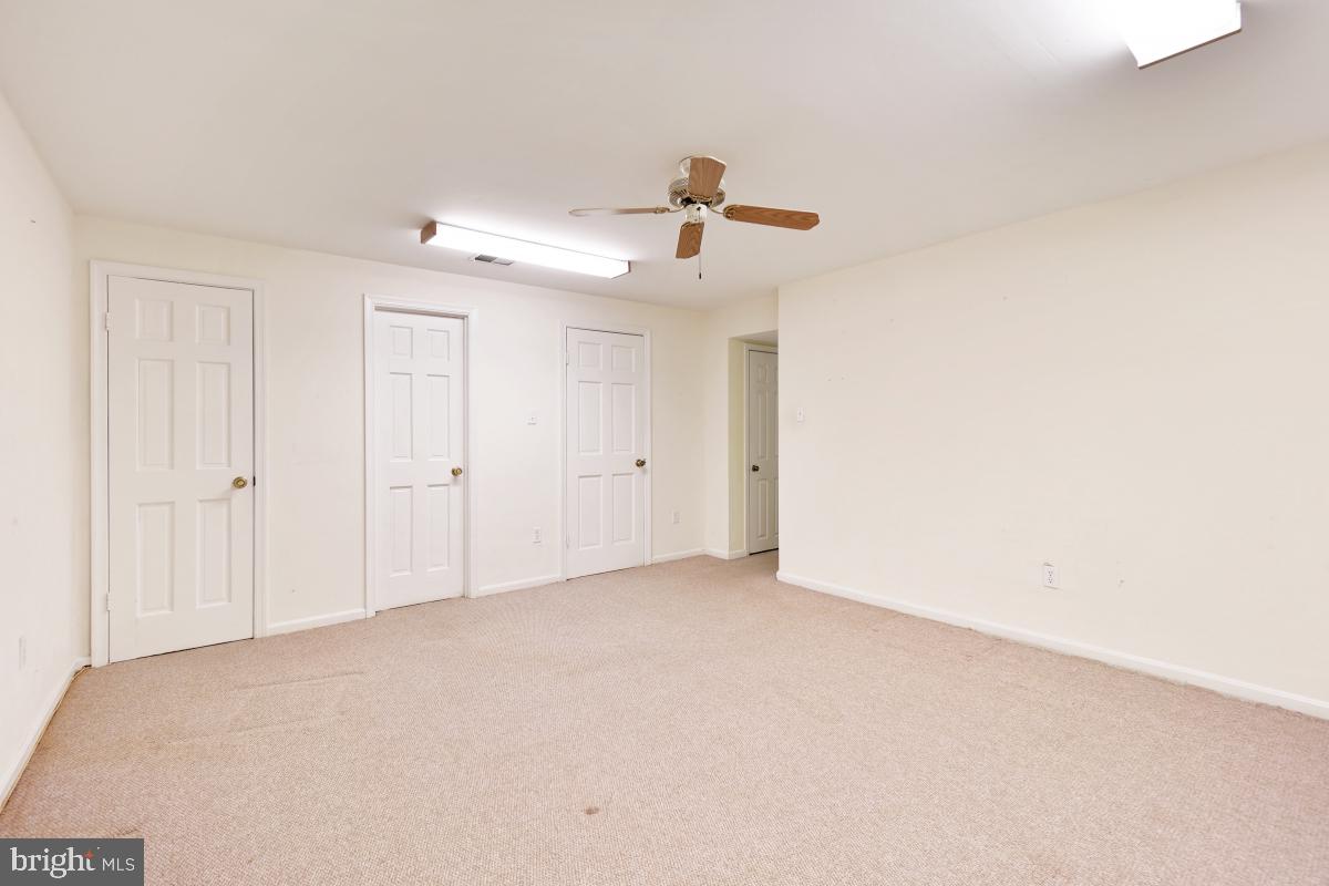 WOODLAND HILLS - Residential