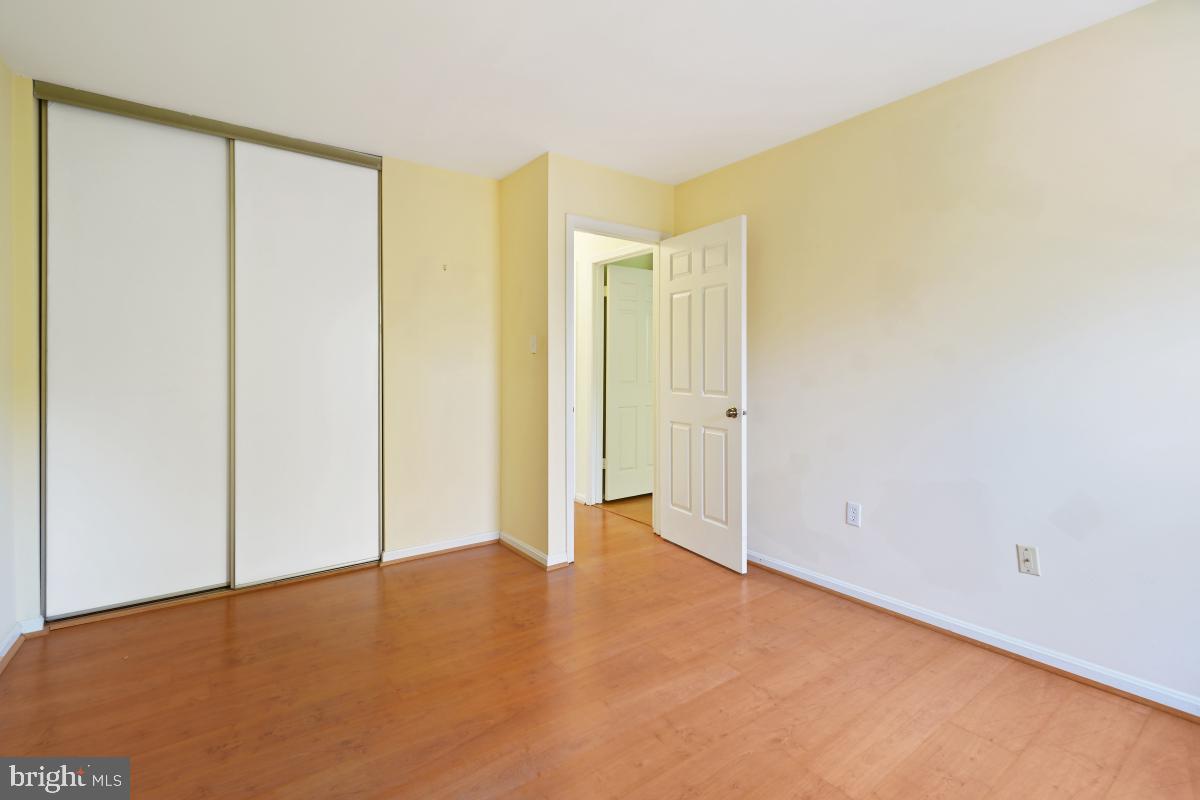 WOODLAND HILLS - Residential