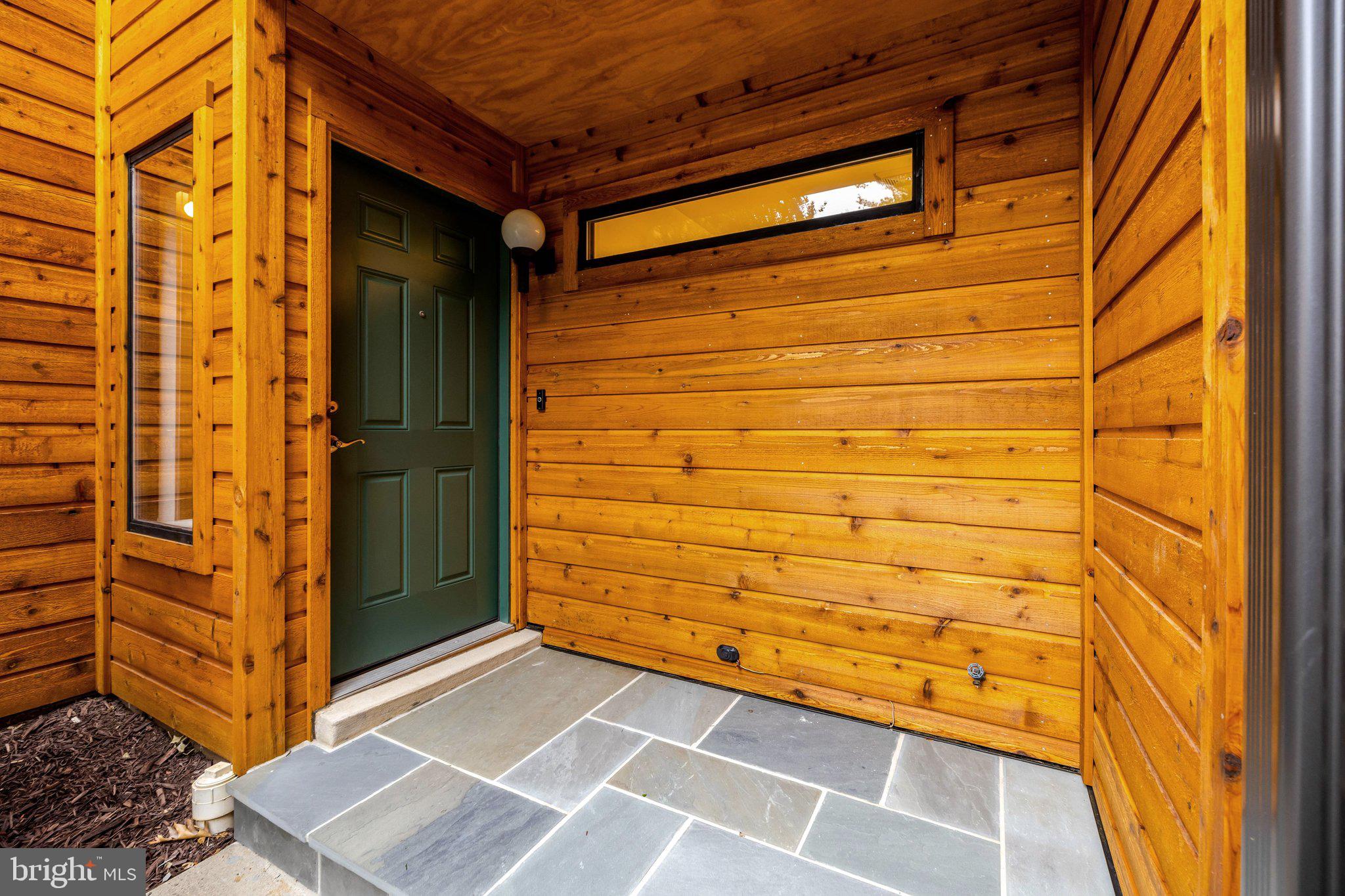 2225 CEDAR COVE COURT