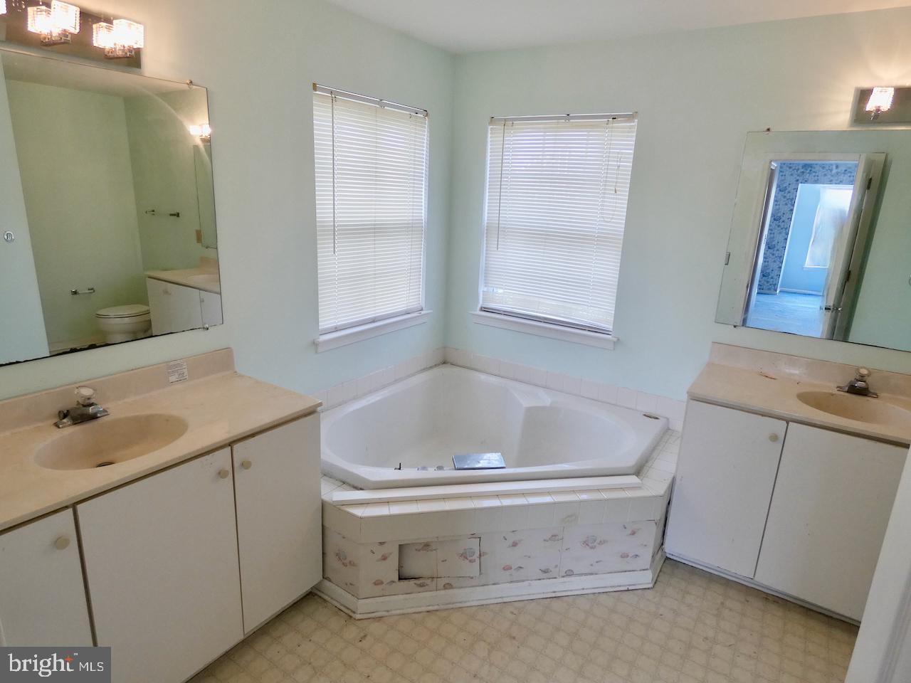 SALEM WOODS - Residential