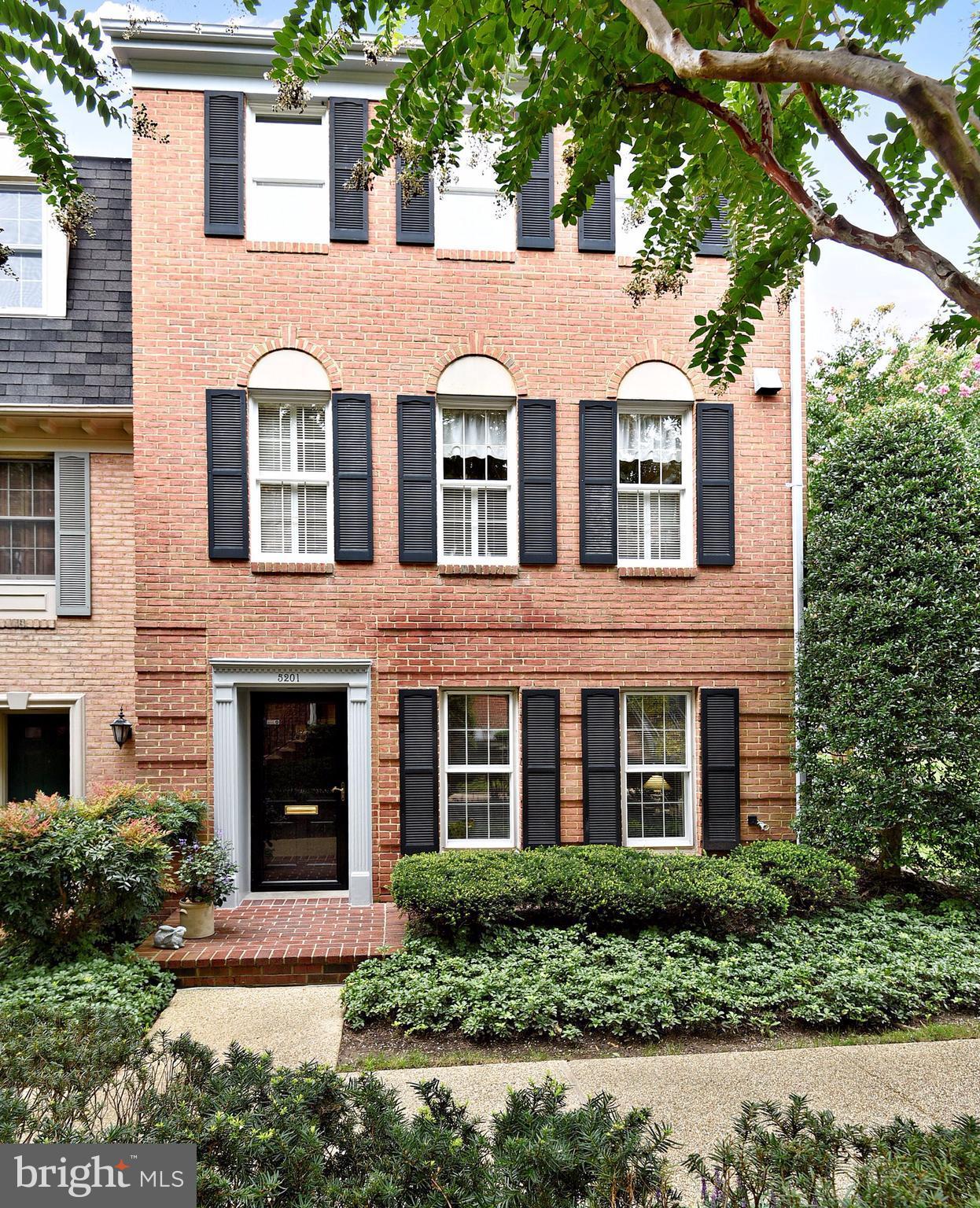 WESTWOOD MEWS - Residential