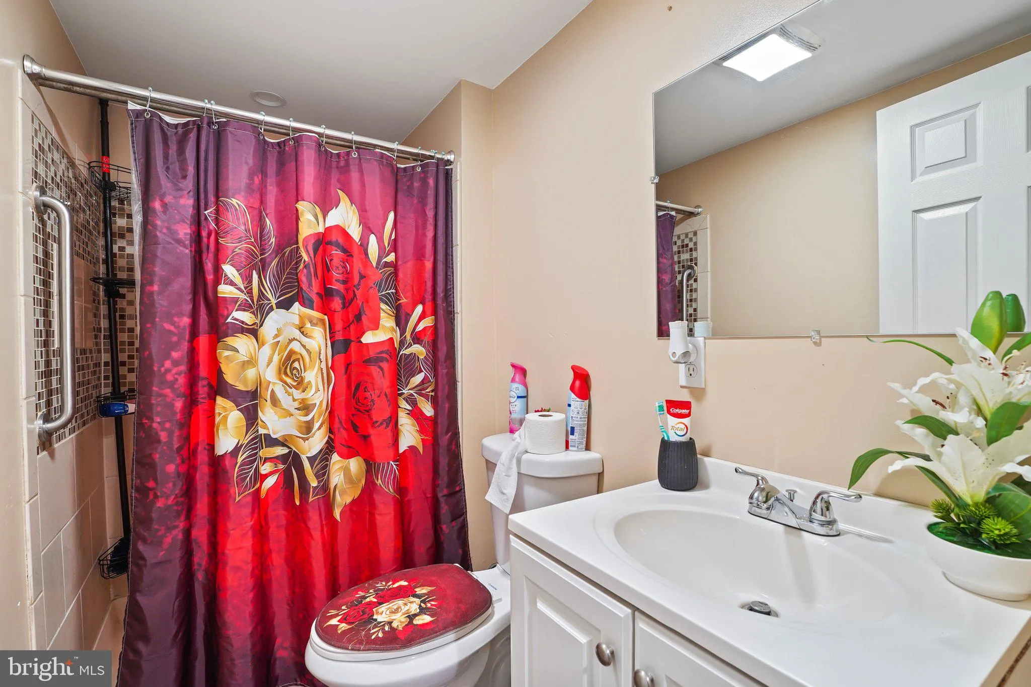 Trenton, New Jersey 08611, United States, 5 Bedrooms Bedrooms, ,2 BathroomsBathrooms,Residential,Active,117275