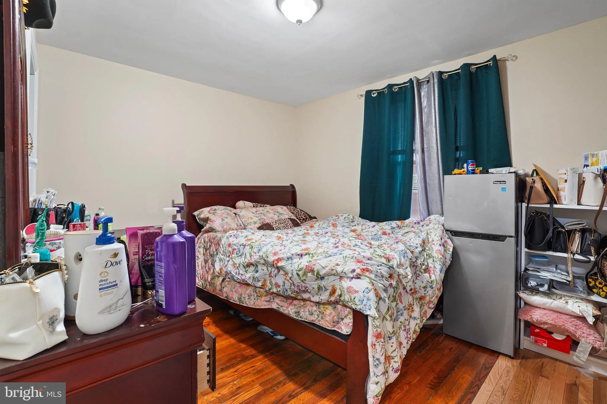 Trenton, New Jersey 08611, United States, 5 Bedrooms Bedrooms, ,2 BathroomsBathrooms,Residential,Active,117275