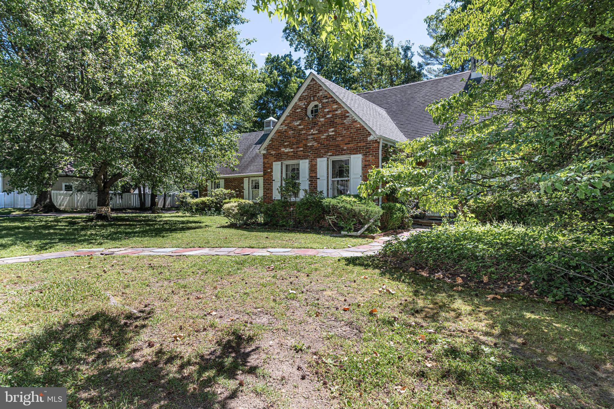 421 W ELMA AVENUE