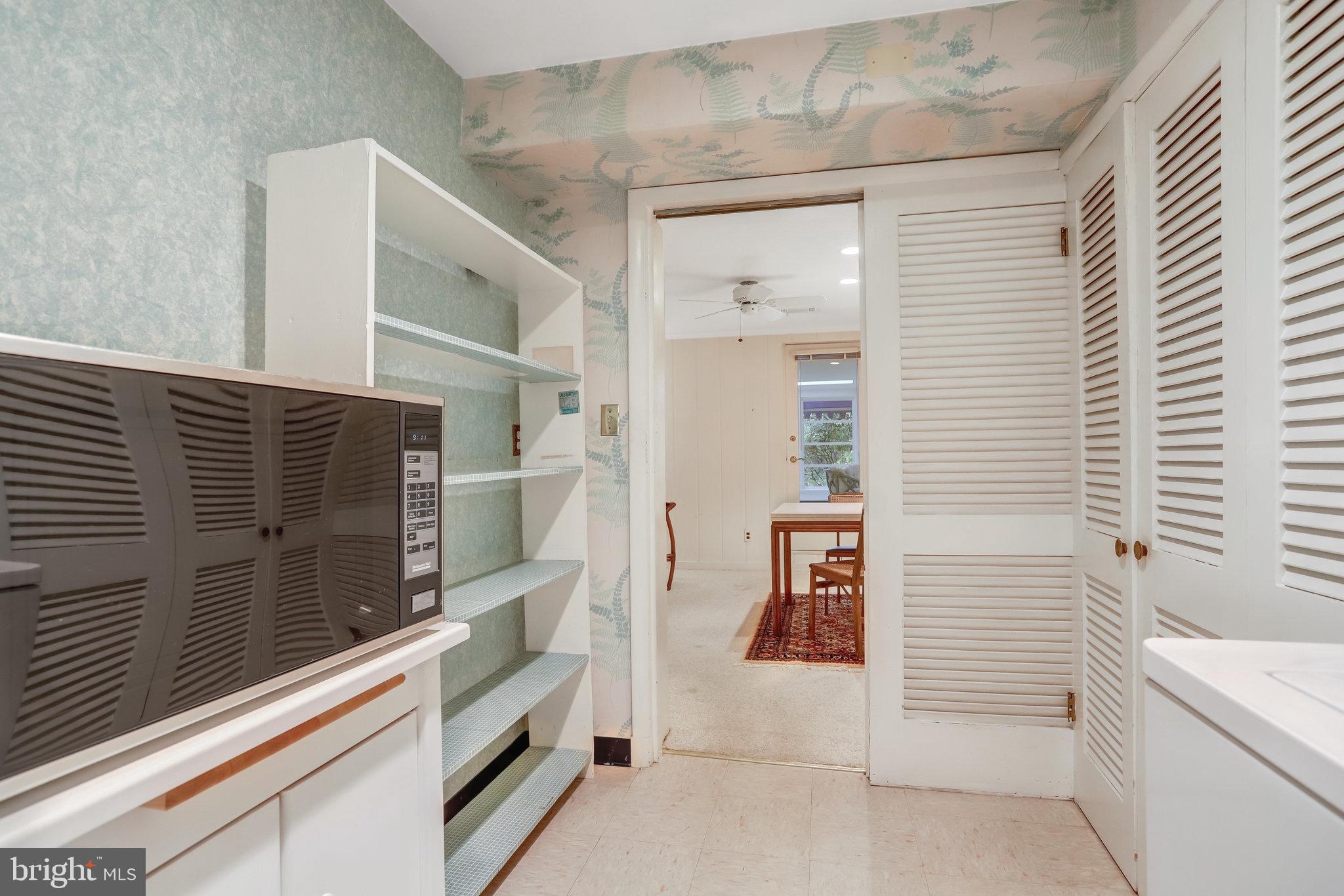 LAKE BARCROFT - Residential