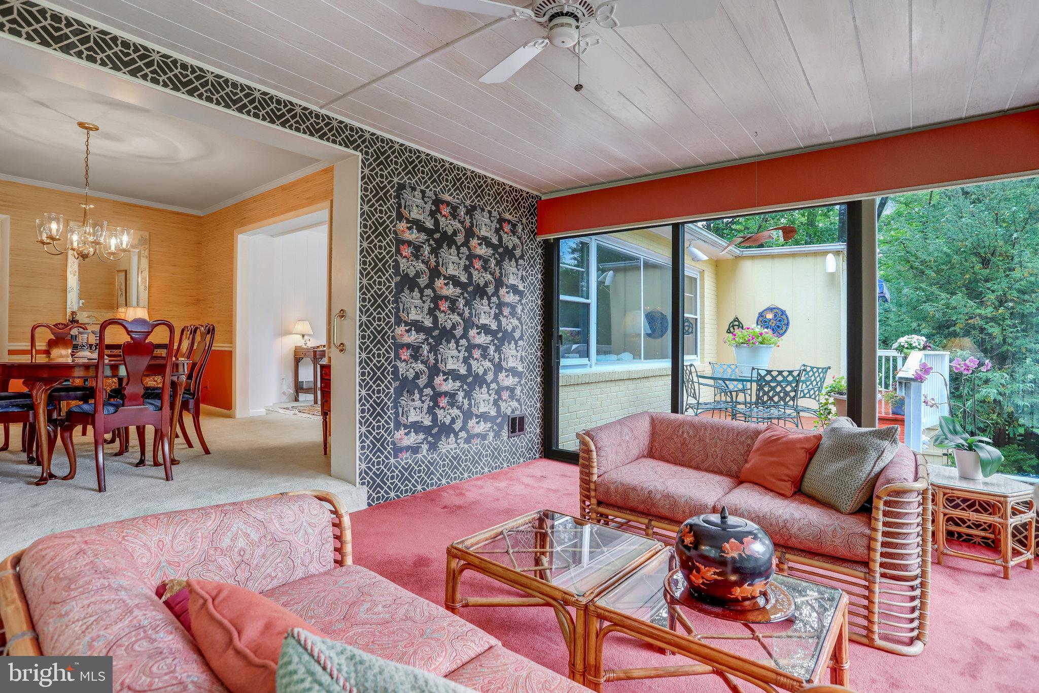 LAKE BARCROFT - Residential