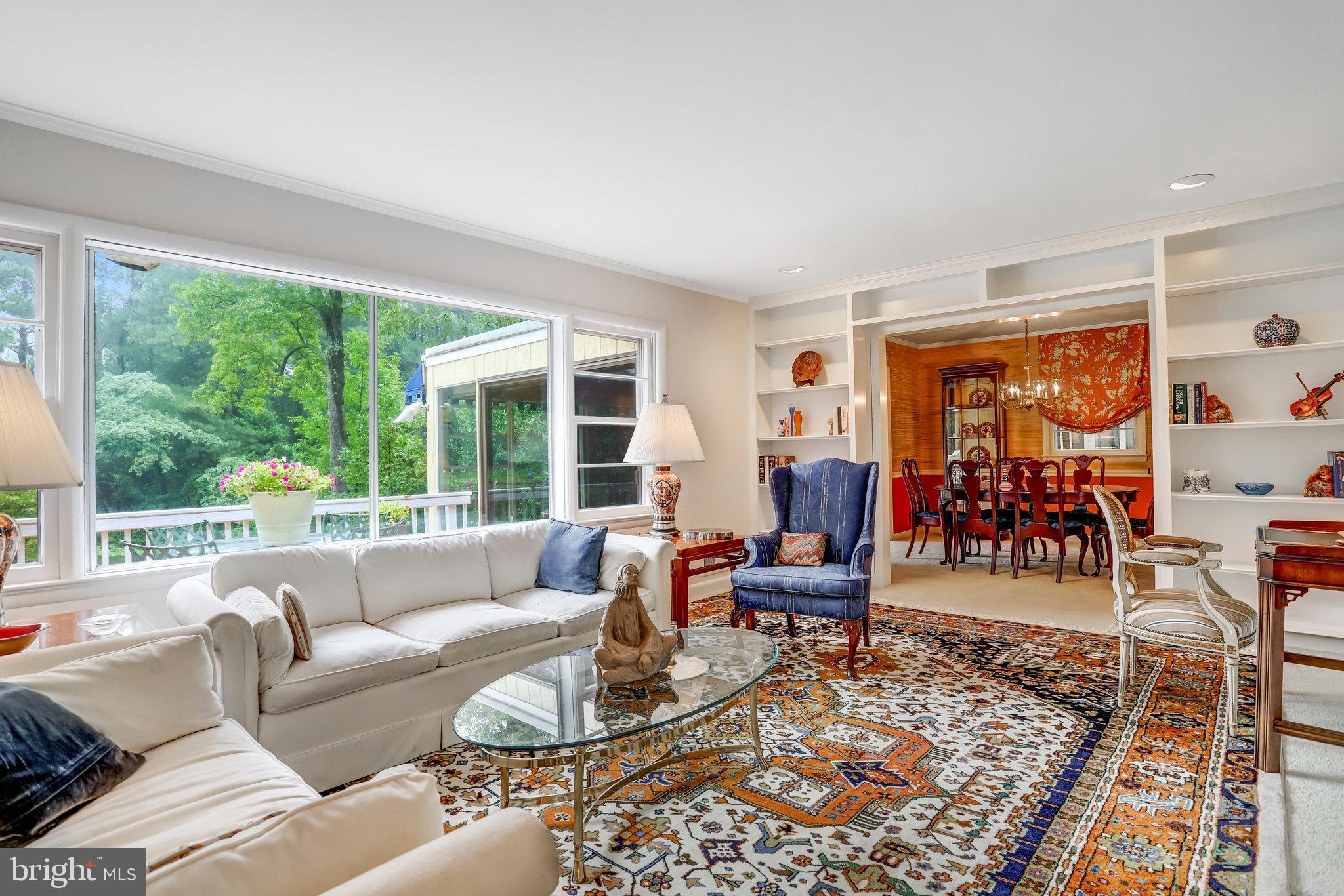 LAKE BARCROFT - Residential