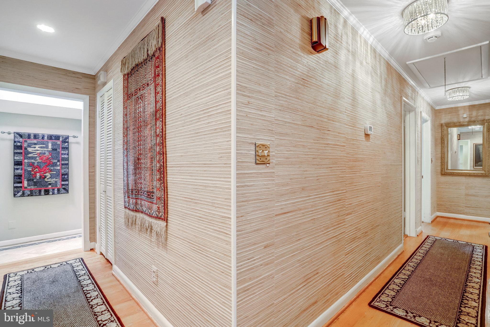 LAKE BARCROFT - Residential