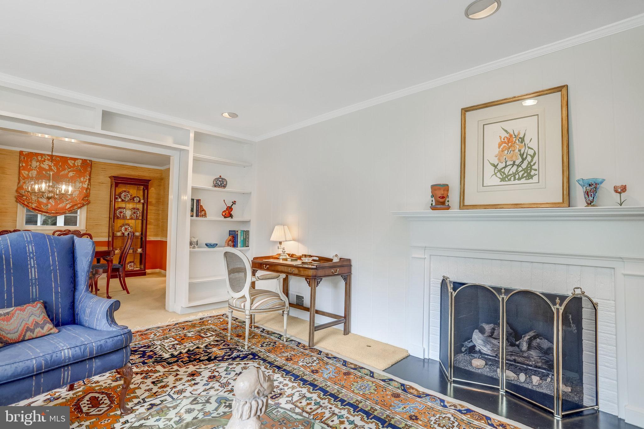 LAKE BARCROFT - Residential