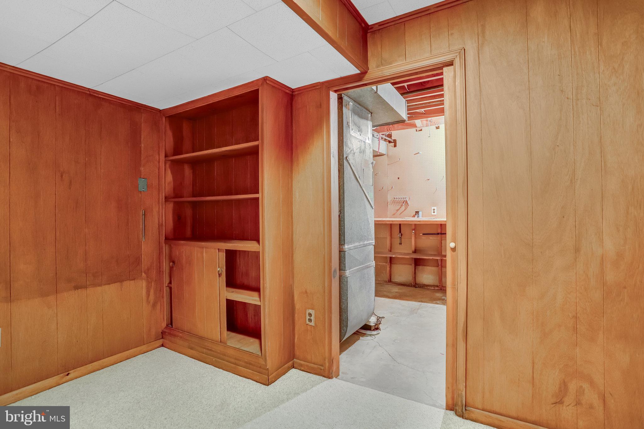 LAKE BARCROFT - Residential