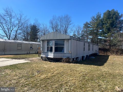 141 TOWER CIRCLE CARLISLE PA 17013