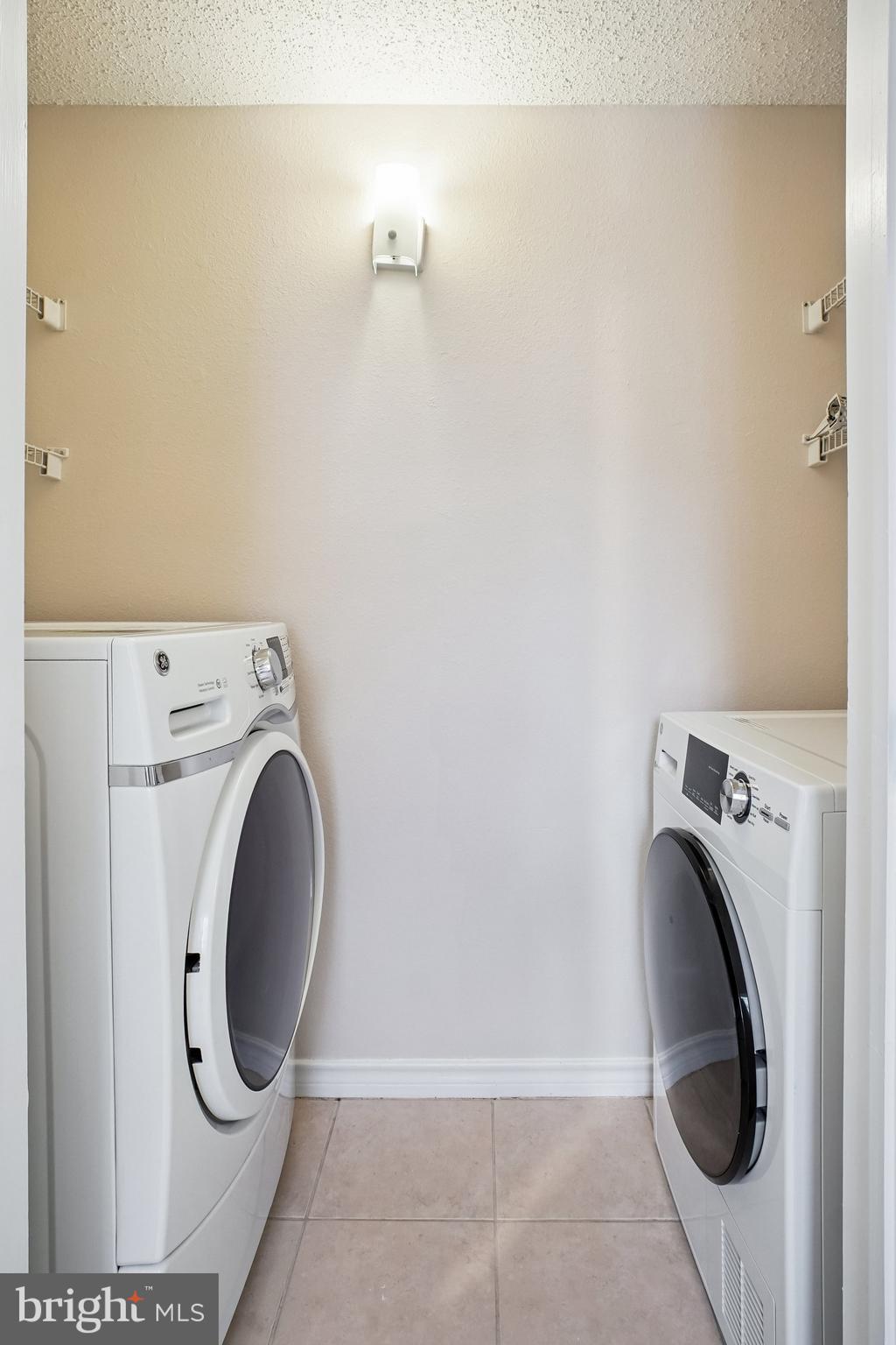 FOUNTAINS AT MCLEAN - Residential