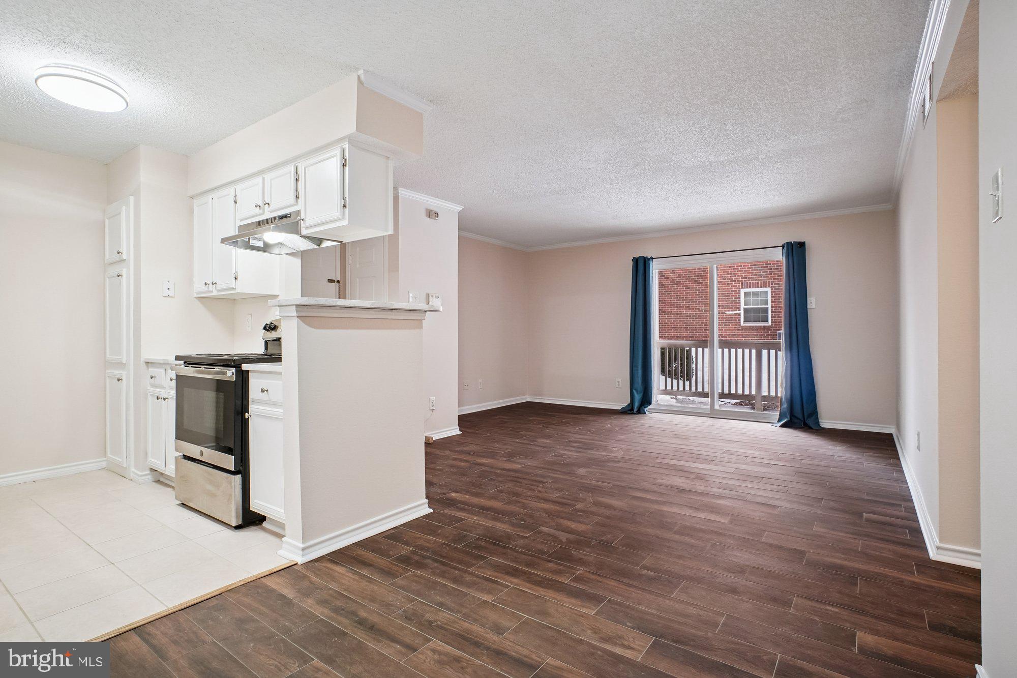 FOUNTAINS AT MCLEAN - Residential