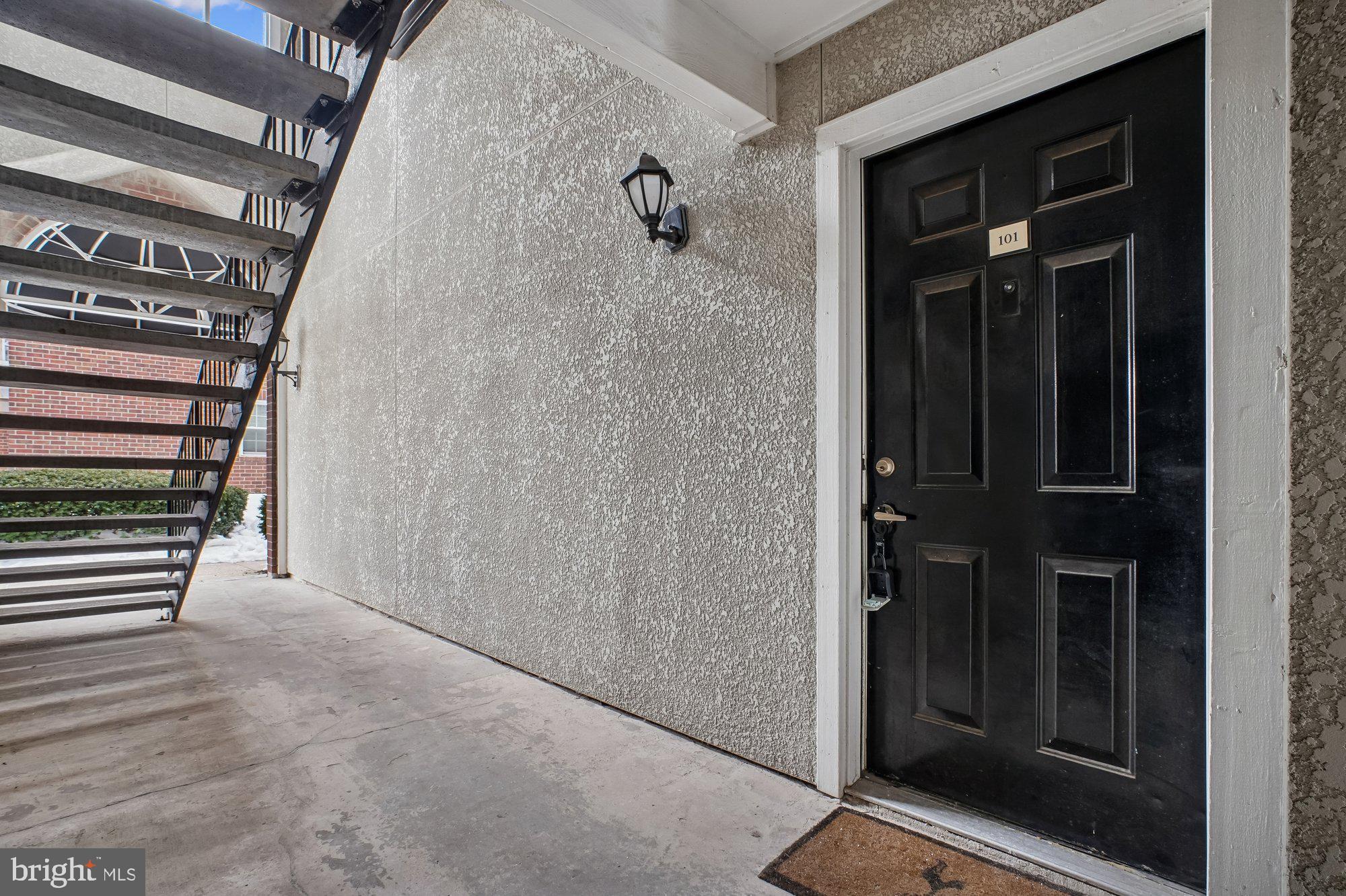 FOUNTAINS AT MCLEAN - Residential