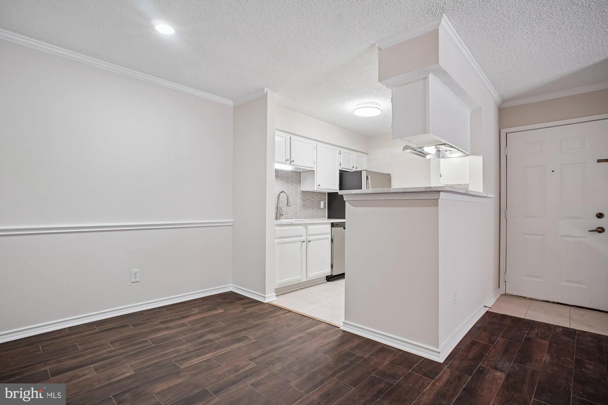 FOUNTAINS AT MCLEAN - Residential