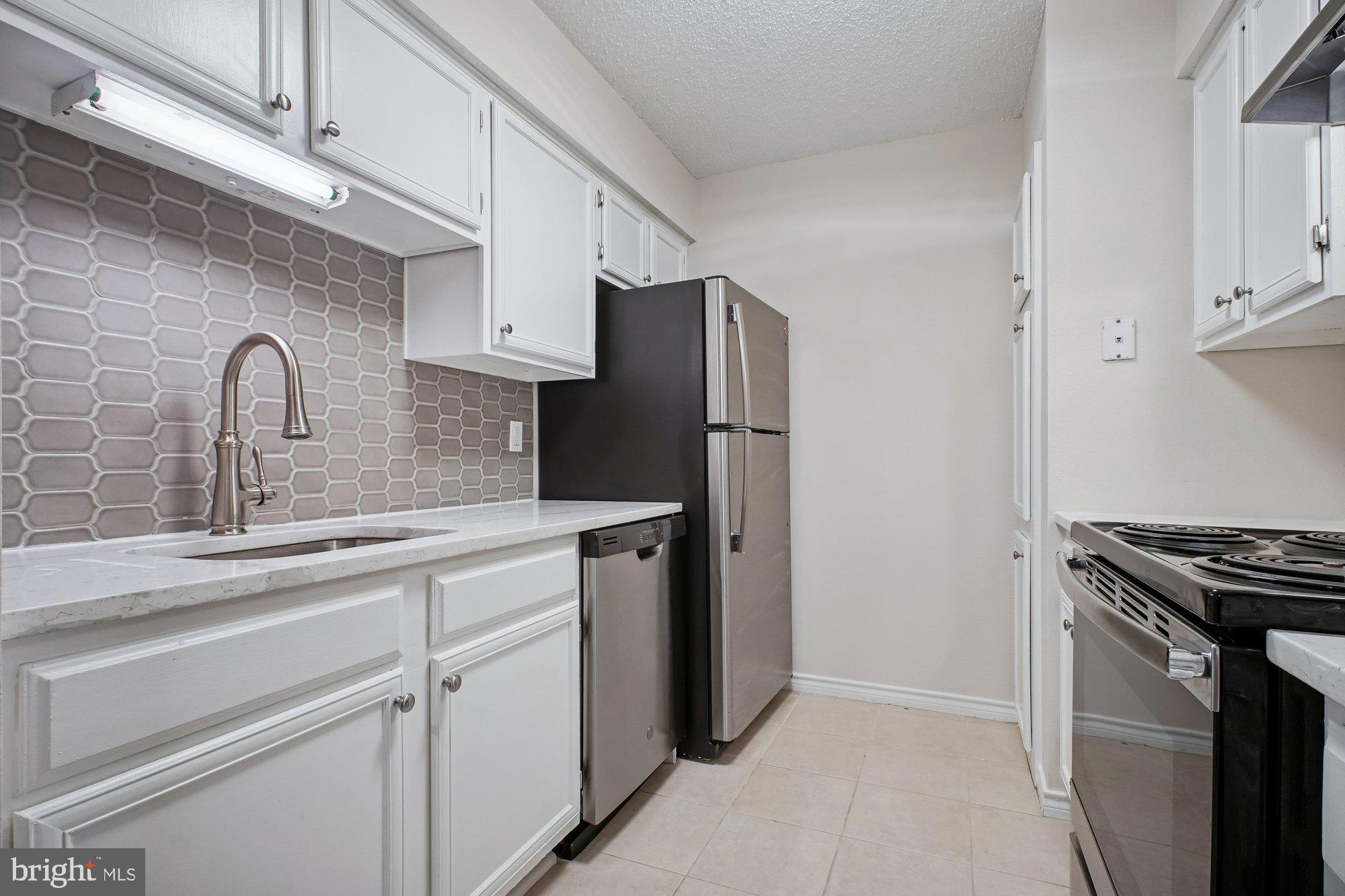 FOUNTAINS AT MCLEAN - Residential