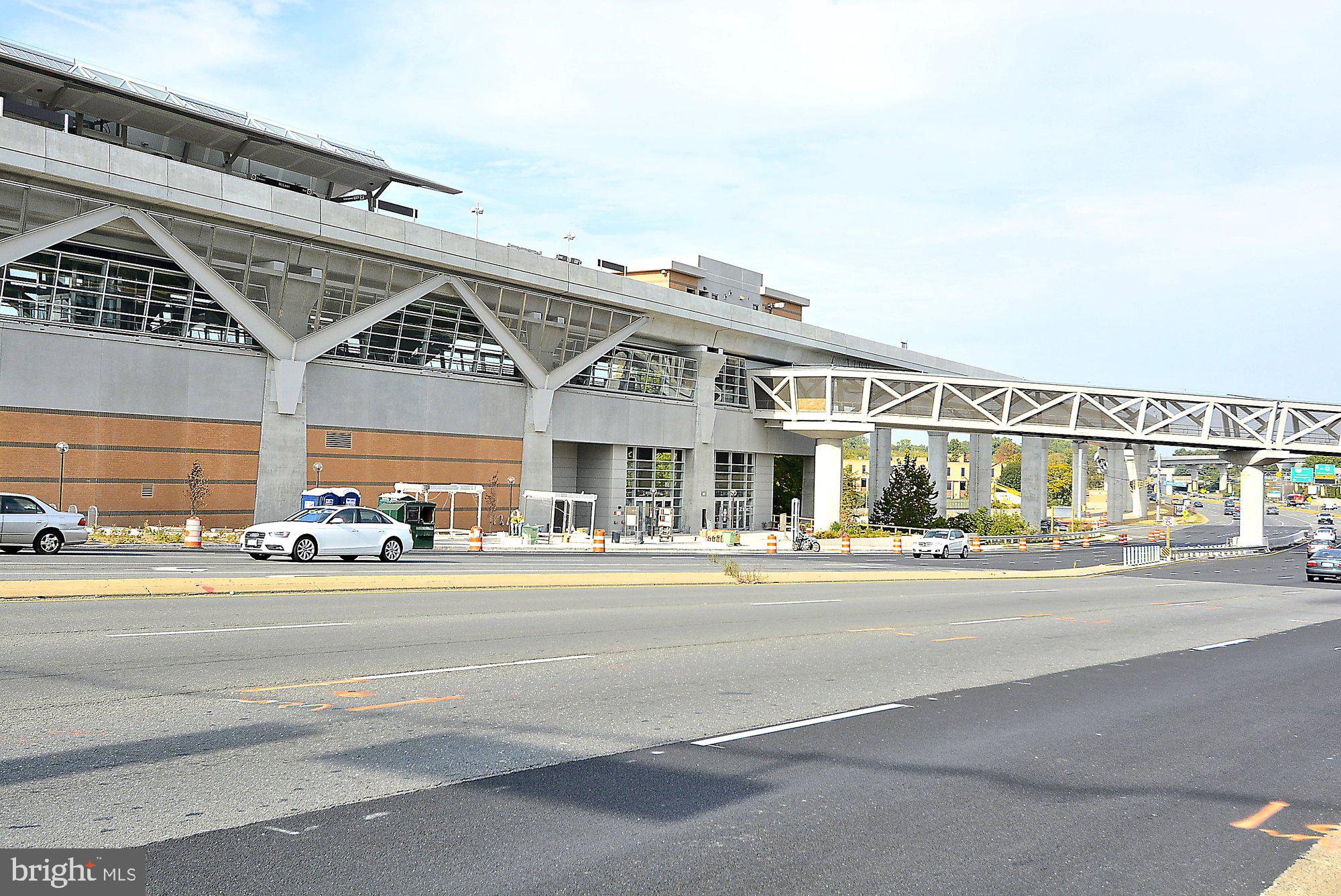 FOUNTAINS AT MCLEAN - Residential