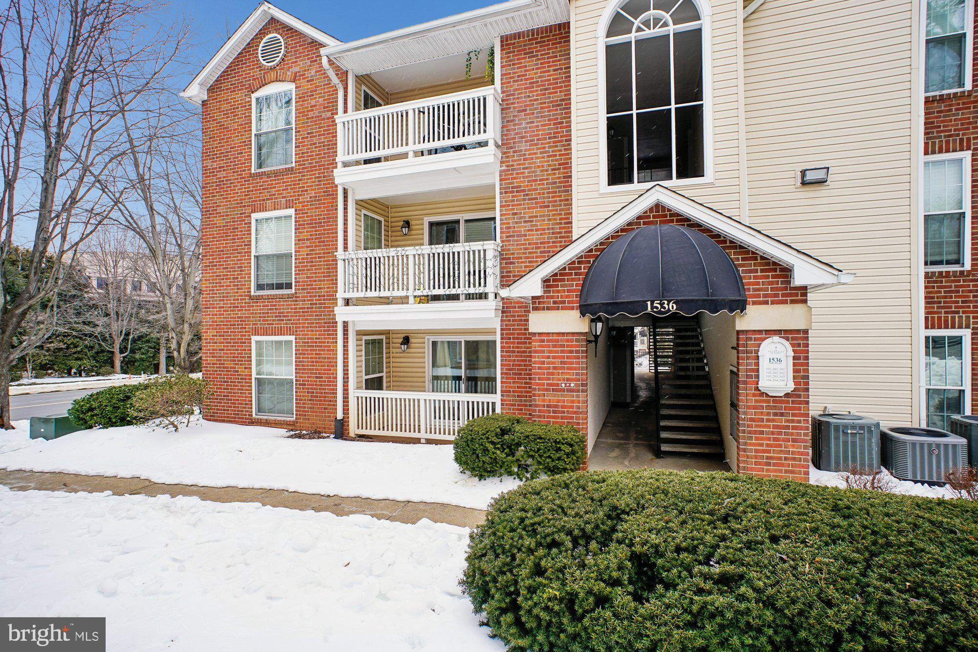 FOUNTAINS AT MCLEAN - Residential