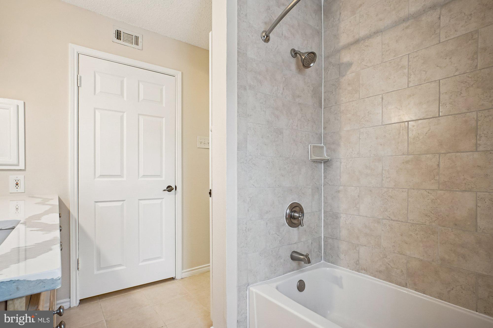 FOUNTAINS AT MCLEAN - Residential