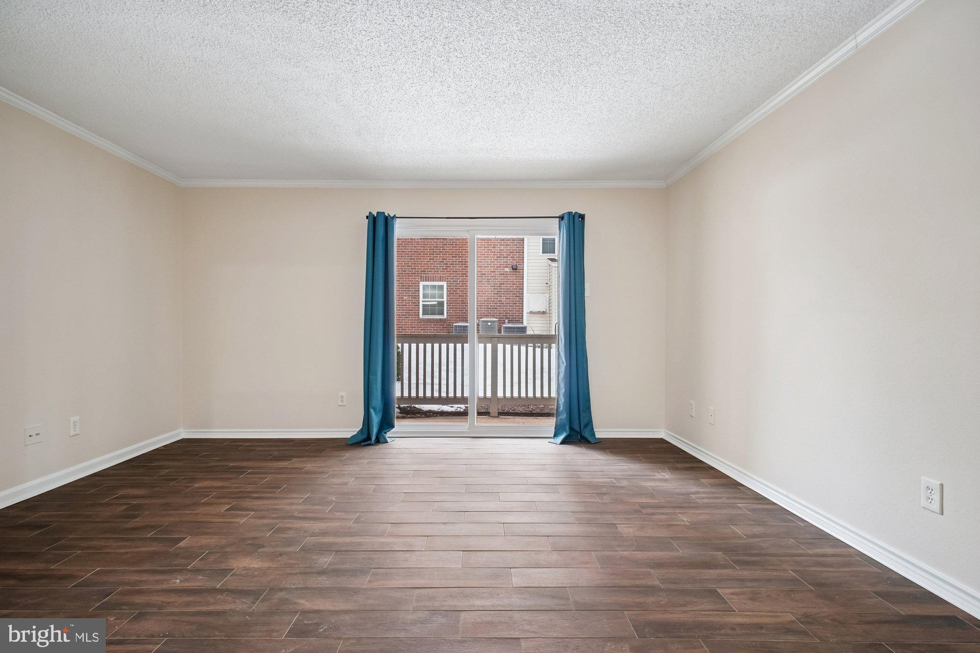 FOUNTAINS AT MCLEAN - Residential