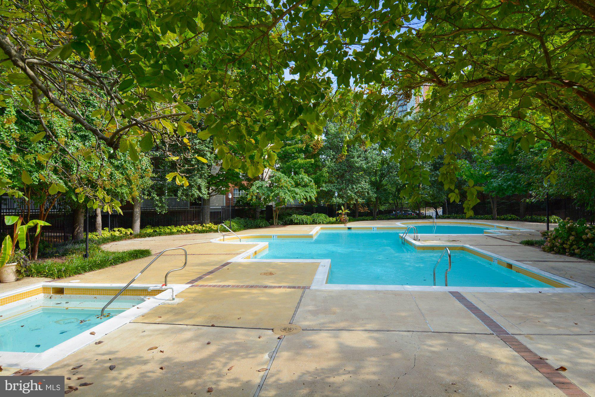FOUNTAINS AT MCLEAN - Residential