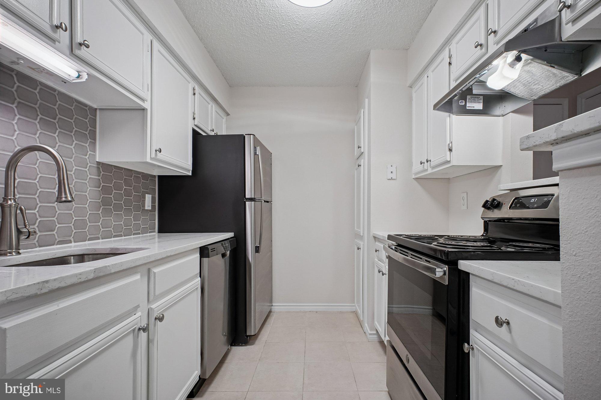 FOUNTAINS AT MCLEAN - Residential