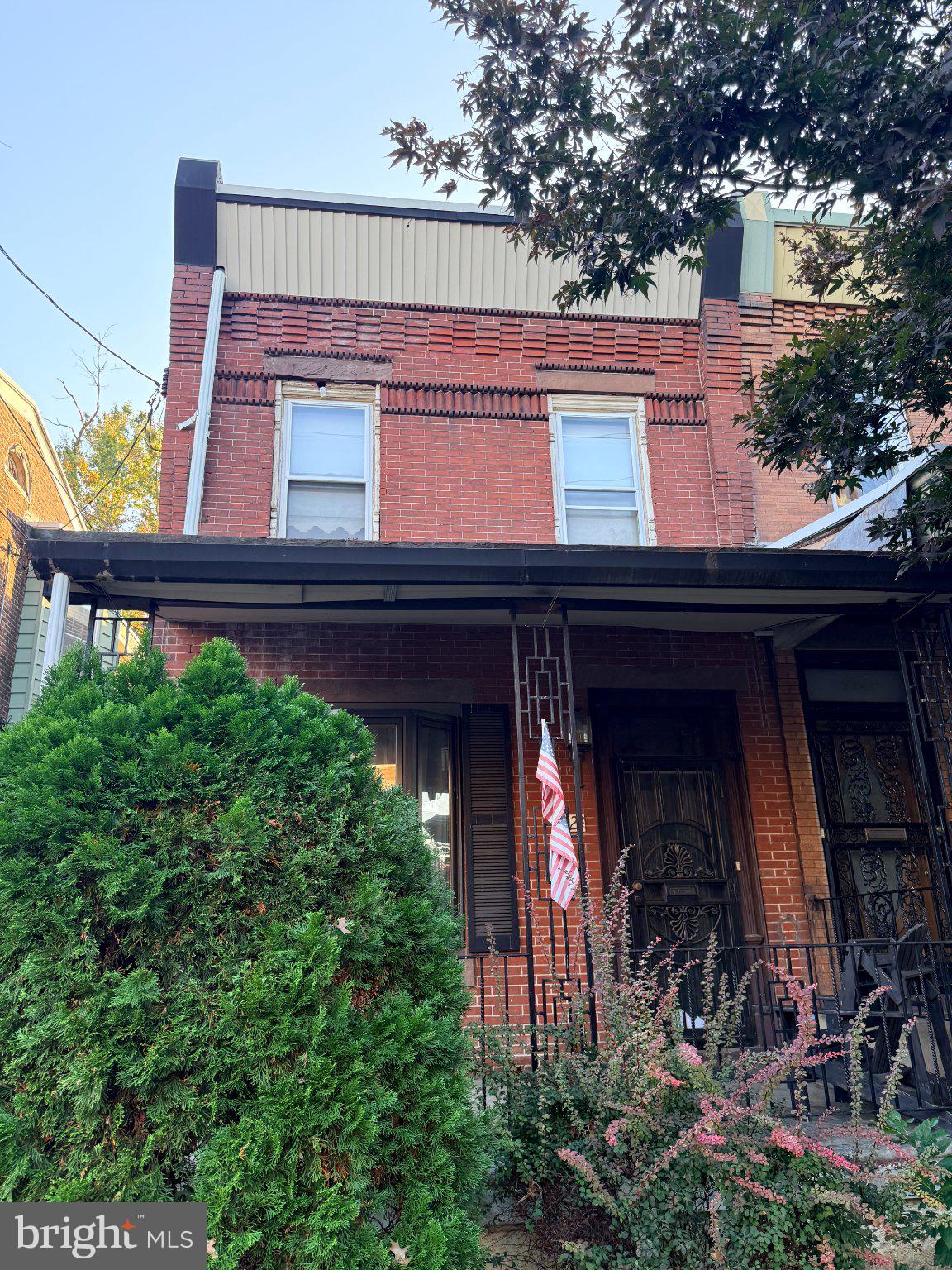 1624 DYRE STREET