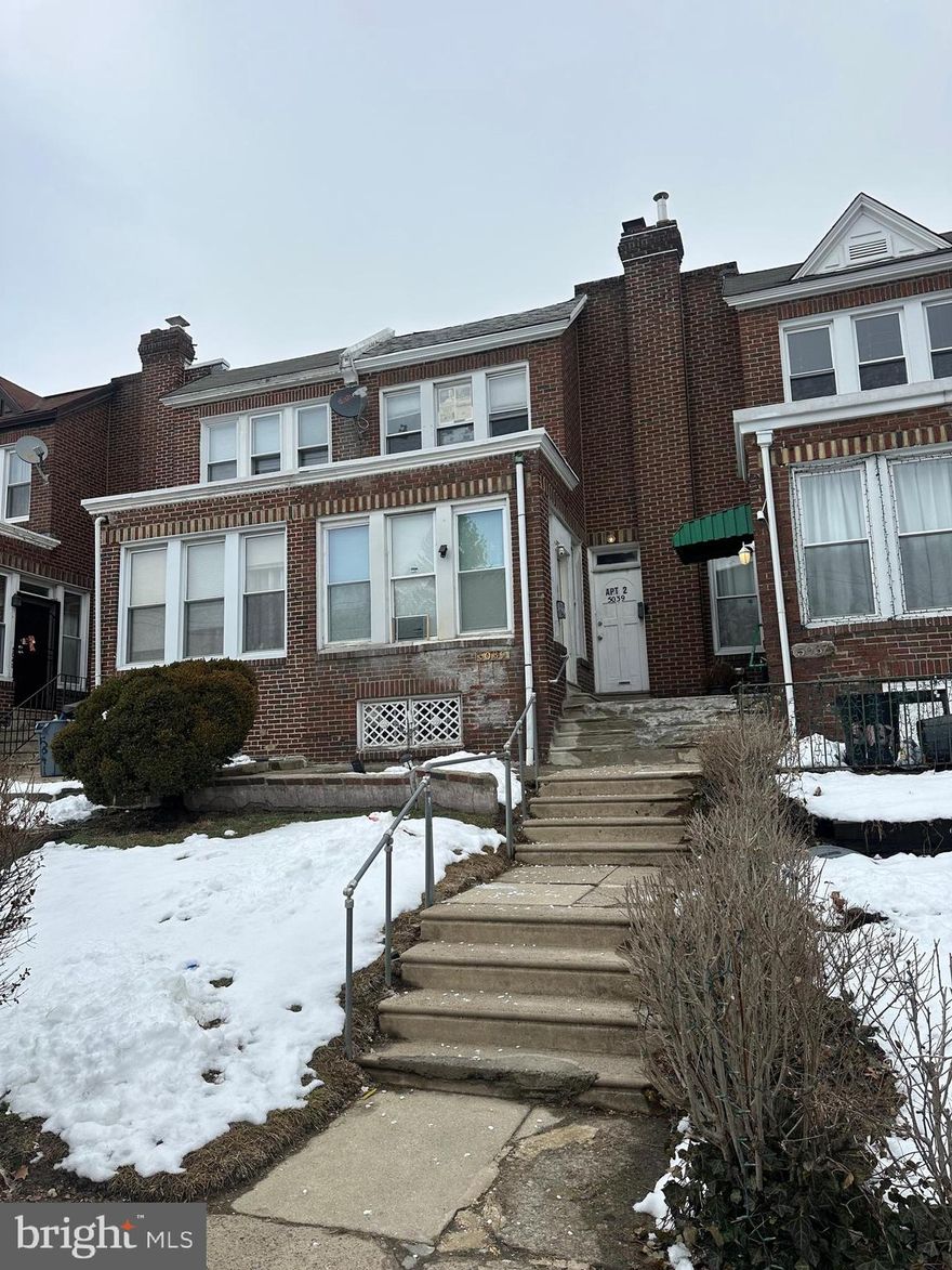 1 + 1 duplex close to Route 1 , public transportation , airport and I 95 , center city . 
First floor living room /dining room combo , kitchen , hall bath and rear bedroom with access to basement . 

  2- nd fl has living room , eat in kitchen and rear bedroom.   good tenants in both looking for someone to 
    assume the leases . 

  can purchase this or a package of a  20 property  portfolio , NO  seller financing , ask lister for details . 

                           thank you 
      need 24 hrs notice for showings .