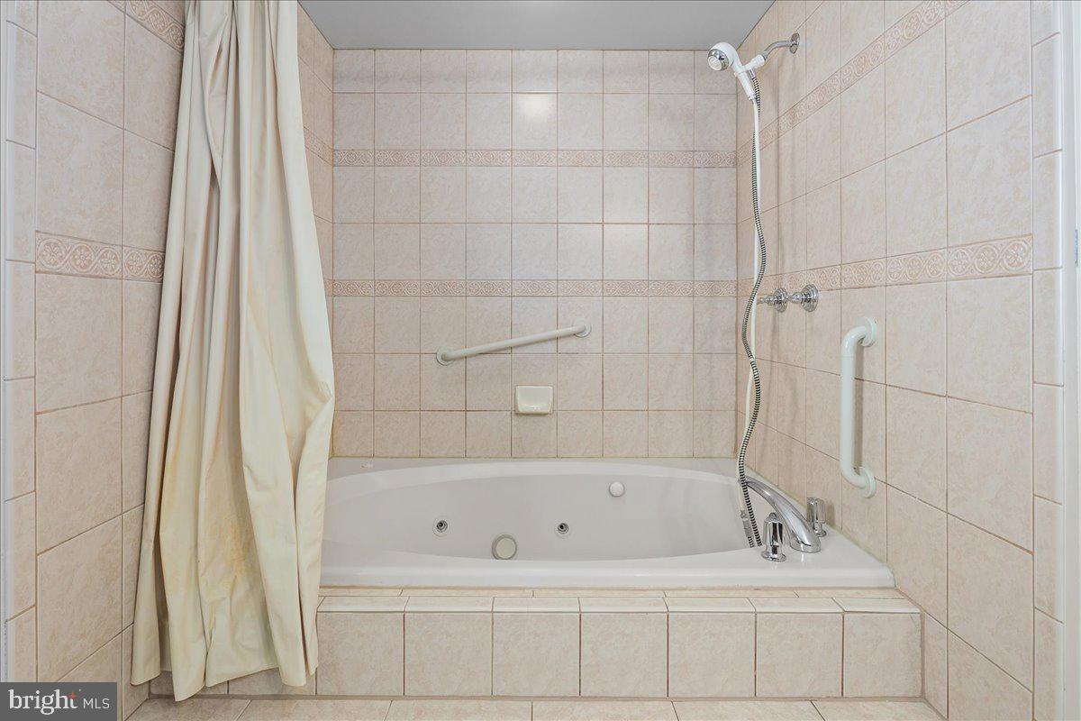 DOUGLAS PARK - Residential